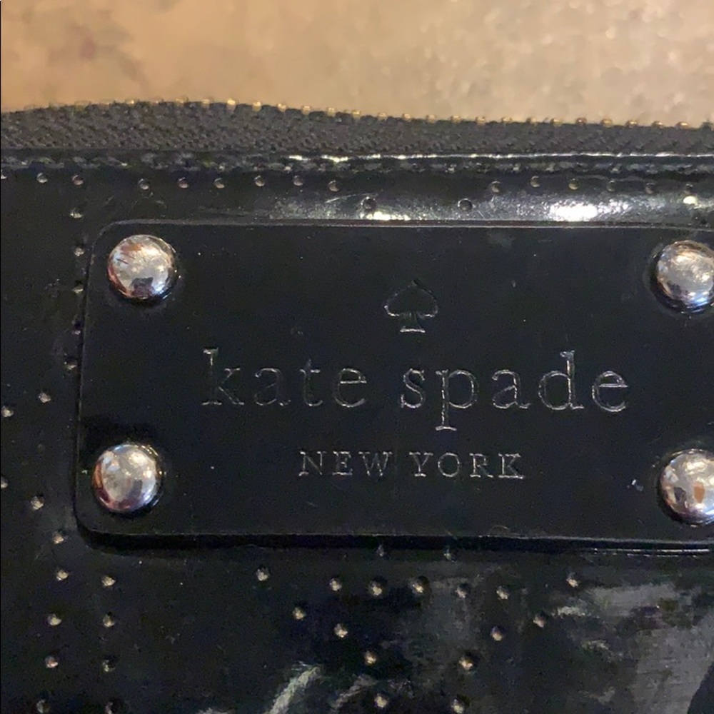 ❤️KATE SPADE NEW YORK zip up Patent Leather Wallet